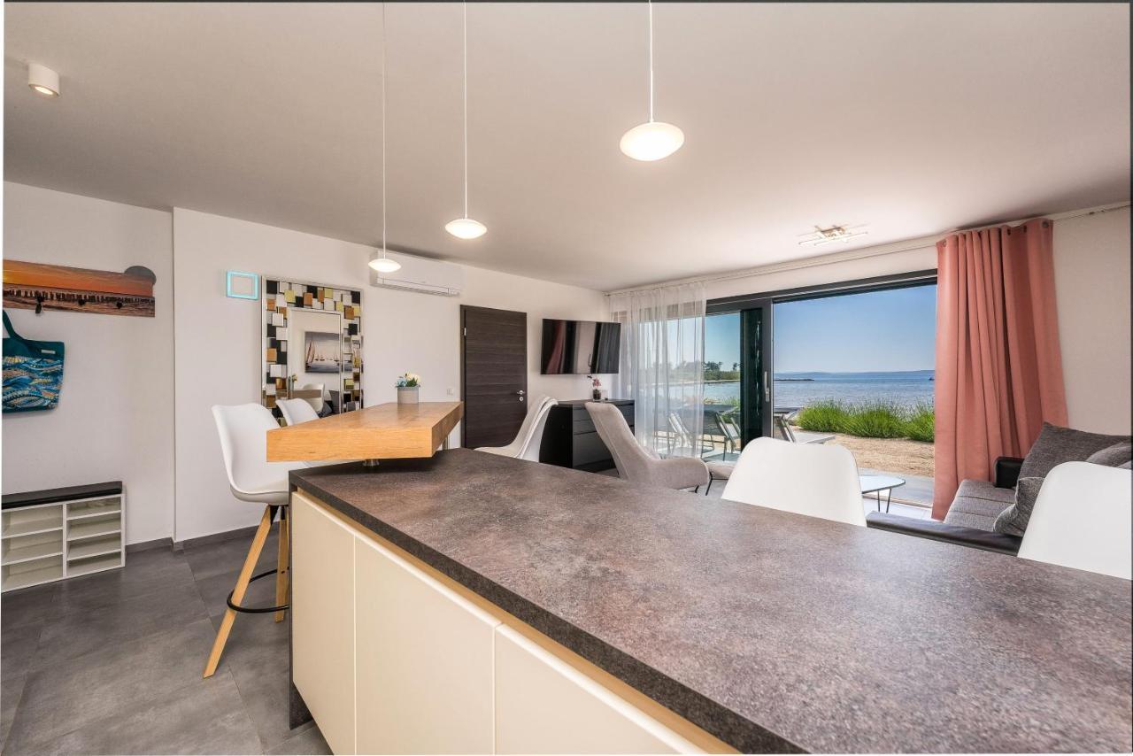 Jamc Dream Familientraum Direkt Am Meer Mit Beheiztem Pool Privlaka  Exterior foto